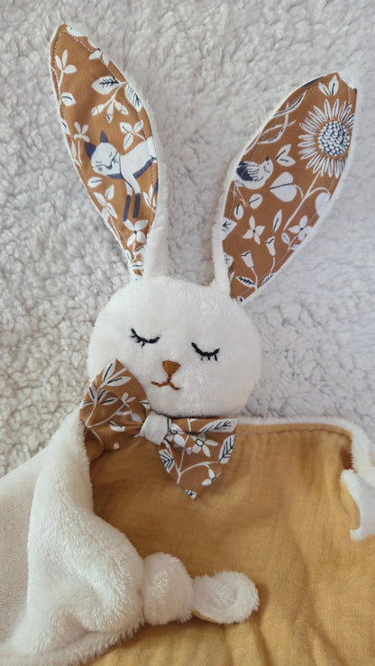 Doudou lapin blanc et beige