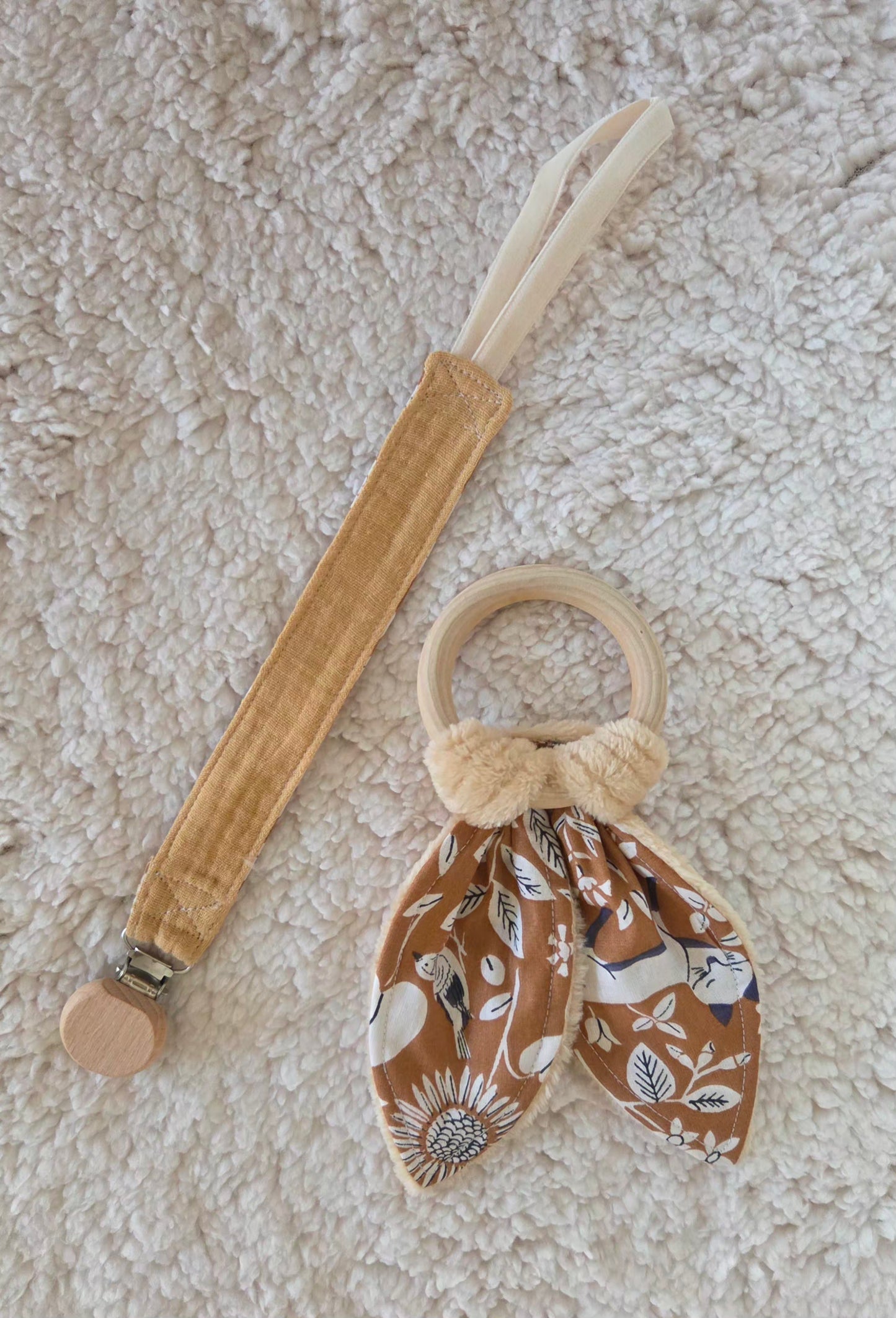 Doudou lapin blanc et beige