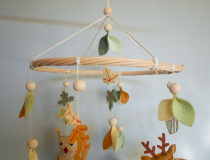 Mobile Bébé Forêt Champignons