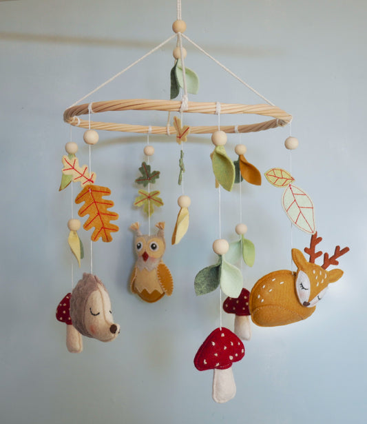 Mobile Bébé Forêt Champignons