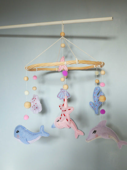 Mobile Bébé Dauphin